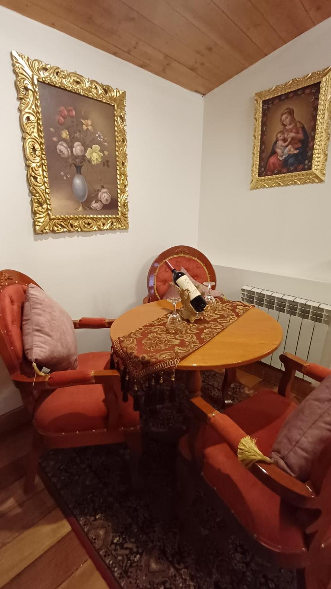 Deluxe King Suite,1603031852:JPEG