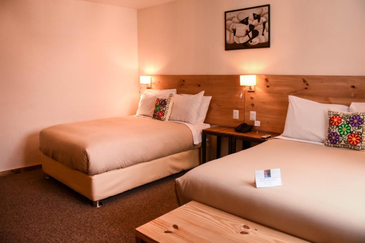 Quarto com 2 Camas de Solteiro